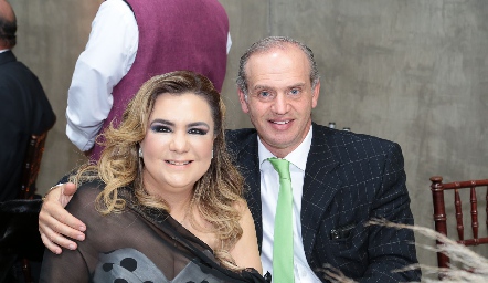  Mónica Mondragón y Javier Naime.