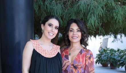  Paola Córdova y Marilupe Córdova.