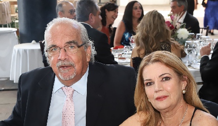  Gonzalo Martínez y Martha Zapata.