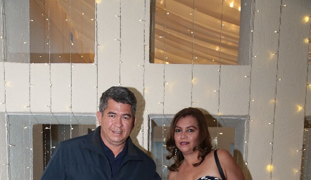  Saúl Humberto Martínez, Emely Aurora Martínez y Abril Alonso.