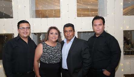  Daniel Castillo, Rosaura Ramírez, Florencio Castillo y Alejandro Castillo.