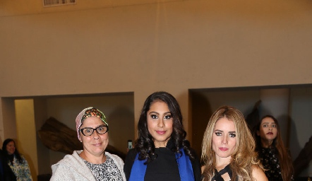  Pilar Flores, Salva Yolian Flores y Yatsi Puente.