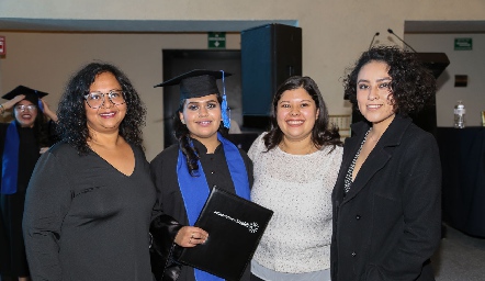  Maya Barrios, Antonia Ramírez, Gabriela Moreno y Michel Cisneros.