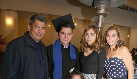  Saúl Martínez, Saúl Alberto Martínez, Aurora Emily Martínez, Joselyn Hernández y Abril Alonso.