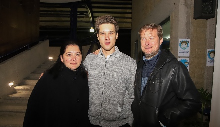  Vladimir y sus padres.
