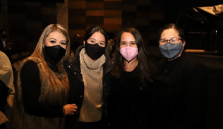  Vanessa Castañón, Paulina Loredo, Gaby Lozano y Cinthya Rodriguez.