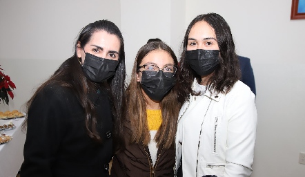  Olivia Camacho, Aranza y Mariana.