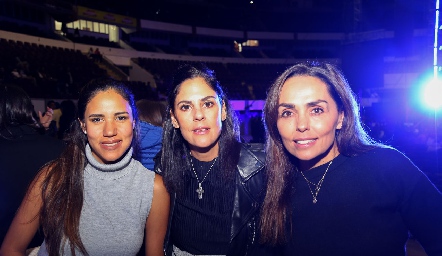  Saide Chevaile, Elisabetta Morales y Marianela Villanueva.