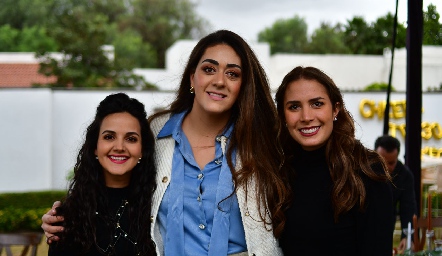 Yolanda Aguillón, Scarlett Garelli y Sofía García.