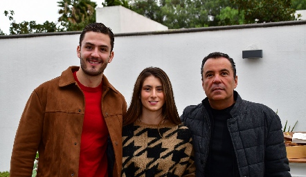  Diego Lozano, Nuria Oliva y David Lozano.