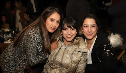  Rebeca Flores, Sofi Aradillas y Montse Ortiz.