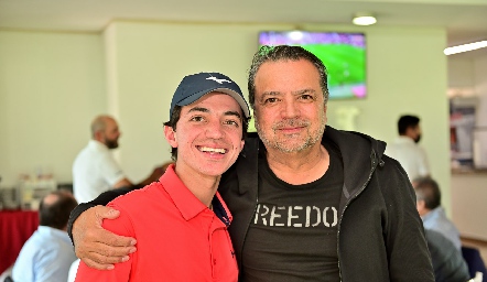 Santiago y Antonio Guzmán.