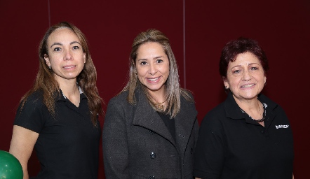  Mónica Castro, Aminta Báez y Adelita Martínez.