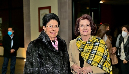 Lucy Compean y Olga Roli.