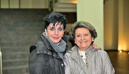 María Elena y Maria Esther.