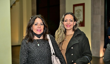 Adriana Castillo y María Fernanda Domínguez.