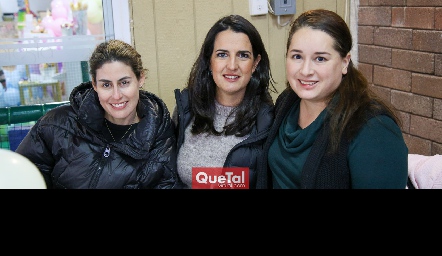  Andrea Fernández, Sandra Villasuso y Adriana.