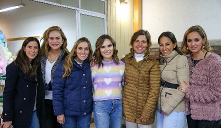 May Chávez, Danae Enríquez, Daniela Llano, Alejandra Díaz de León, Ale Alcalde, Gloria Leal y María Torres.