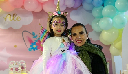  Ale Conde Díaz de León y Yoya Galarza.