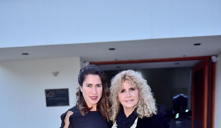 Veronica Meade, Vero Martínez y Velia Hervert.