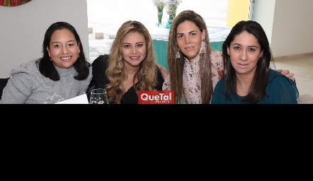  María Elena Díaz, Dana Mercado, Tessy Gómez y Pau Andrade.