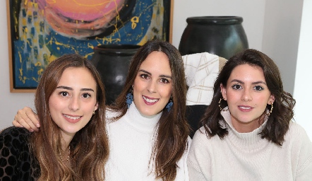  Sofía Prieto, Claudia Antunes y Ana Victoria Alvarez.