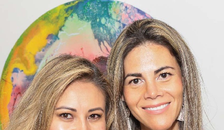  Dana Mercado y Tessy Gómez.