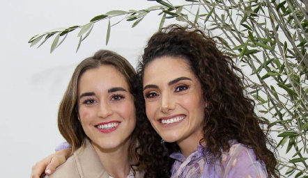  Pamela Rubio y Paola Zepeda.