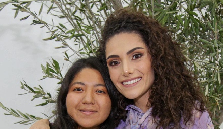  Ana Meche Cifuentes y Paola Zepeda.