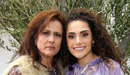  Martha Martínez con su nuera Paola Zepeda.