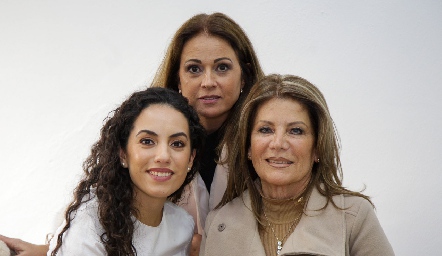  Ale Zepeda, Maru Martínez y Leticia Rojas.