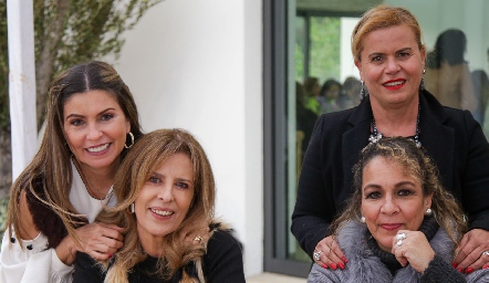  Gaby Goldaracena, Sara Martínez, Elvira Goldaracena y Lilia González.