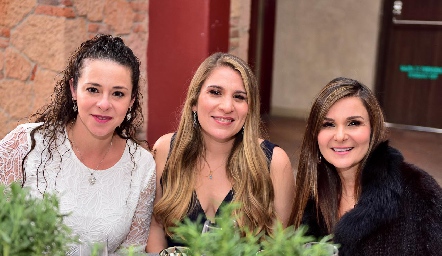 Paola Chapa, Alejandra Chávez y Ana Montalvo.