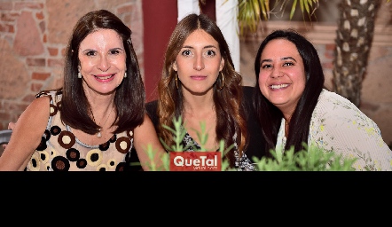 Mayu Cadena, Alejandra Llevat y Ana Paula Domínguez.