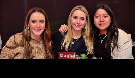 María Cueli, Faustina Villarreal y Ana Meche Cifuentes.