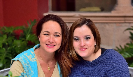Adriana González y Bertha González.