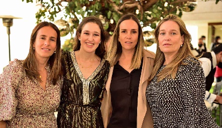 María José, Paola, Maricarmen y Alejandra Pérez.