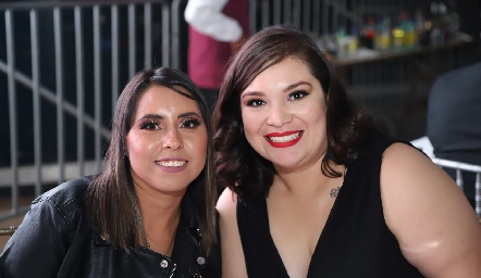  Angélica Morales y Elena Muñoz.