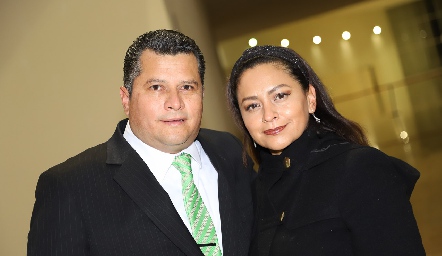  Carlos Carlog y Rocío García.