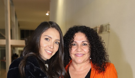  Lorena López e Irma Ramírez.