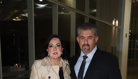  Ana Luisa Flores y José Armando Reynoso.