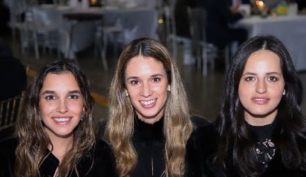  Montse Villanueva, María Stevens y Renata Lasso.