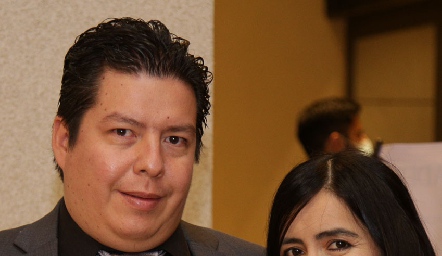  Alan González y Adriana Esquivel.