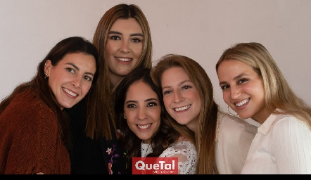  Daniela Mauricio, Ana Gaby Motilla, Ale Villarreal, Ale Álvarez y Francesca Pacífico.