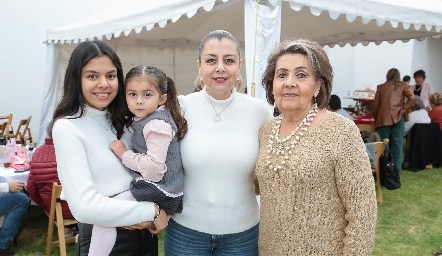  María Paula Martínez, Silvana Ortega, Liliana Ortega y Lula Hernández.