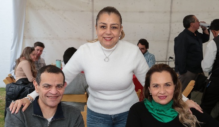  Rafael Martínez, Ileana Ortega y Alejandra Hernández.