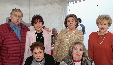  Los hermanos Hernández Lárraga: Valentín, Mela, Lula, Josefina, Lucha y Martha.