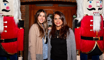 Natalia Leyiva y Claudia Camacho.
