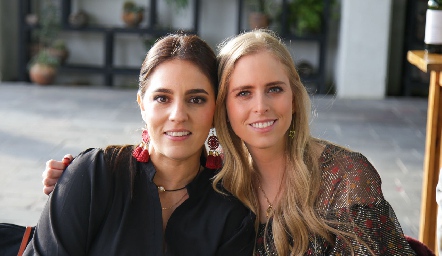 Andrea Espinosa e Ingrid Velasco.