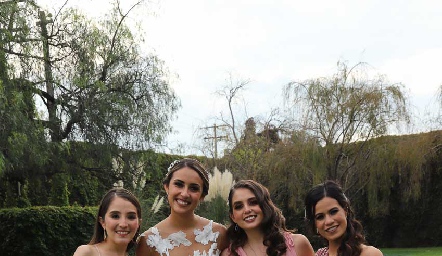  Fernanda Castillo, Ximena Delgadillo, Sofía Cermeño e Isabel Flores.